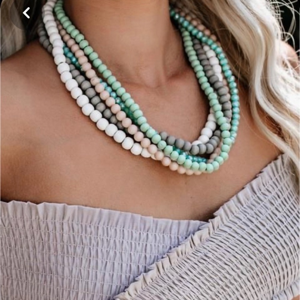 NIB VICI BAREFOOT 🦶 ON THE BEACH 🏝️ BEADED LAYERED NECKLACE, OS, BNIB